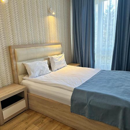 Hotel Lile ティビリシ エクステリア 写真