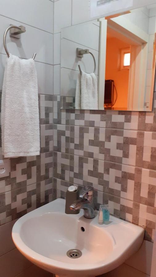 Hotel Lile ティビリシ エクステリア 写真