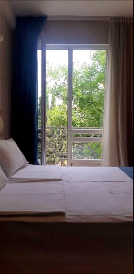 Hotel Lile ティビリシ エクステリア 写真
