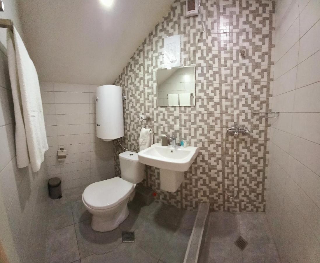 Hotel Lile ティビリシ エクステリア 写真